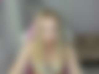 Live cam show with LindaBloomss - Camel Toe on friskycurves.com