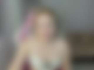 Live cam show with LindaBloomss - New Young Adult on infinitiblacc.com