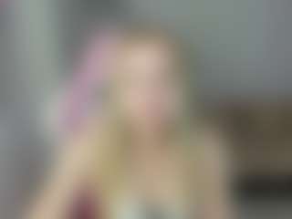Live cam show with LindaBloomss - New Tattoos on 1on1-livenow