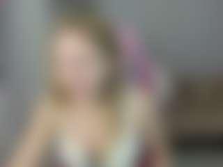 Live cam show with LindaBloomss - New Small Tits on Livezox