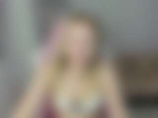 Live cam show with LindaBloomss - Camel Toe on Sweet Sext
