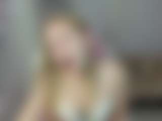 Live cam show with LindaBloomss - Camel Toe on CamSextacy