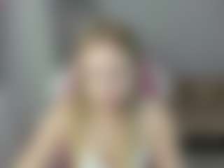Live cam show with LindaBloomss - Smoking on Camsoda
