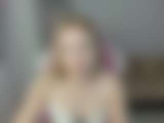 Live cam show with LindaBloomss - Blonde Hair on slutload