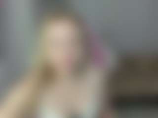 Live cam show with LindaBloomss - Green Eyes on boobsie.com