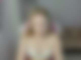 Live cam show with LindaBloomss - New Teen (18+) on fapnchat