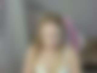 Live cam show with LindaBloomss - Smoking on justonemore.cc