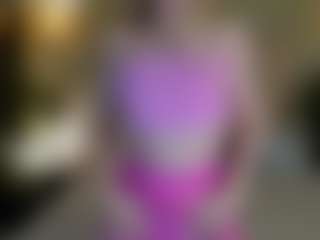 Live cam show with LindaBloomss - Athletic Tease on CamClone