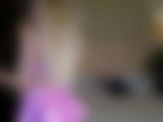 Live cam show with LindaBloomss - Upskirt on AdultVida.com