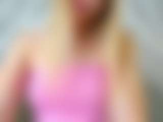 Live cam show with LindaBloomss - Camel Toe on Camsoda Late Night