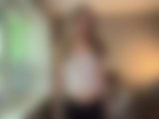 Live cam show with LucileGuidi - New Bedroom on Mixed Magazine Live