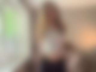 Live cam show with LucileGuidi - Ass Bouncing on Cam Slut