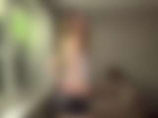 Live cam show with LucileGuidi - Smoking on Camsoda