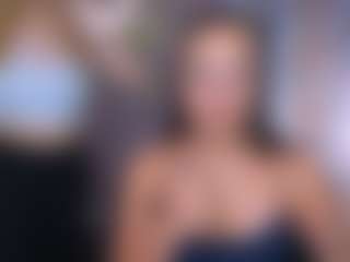 Live cam show with luna-gold12 - Skinny on Uber Horny