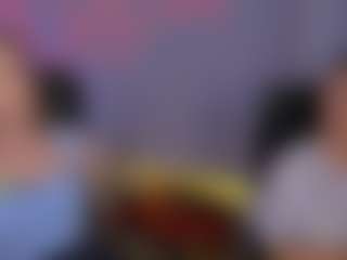 Live cam show with luna-gold12 - Geek on StripNow