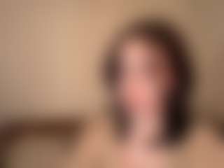 Live cam show with Lilly - Bedroom on luckytryst.com