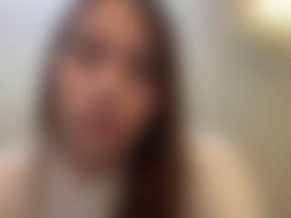 Live cam show with MapleZachariades - Public Brown Hair on live18s.com