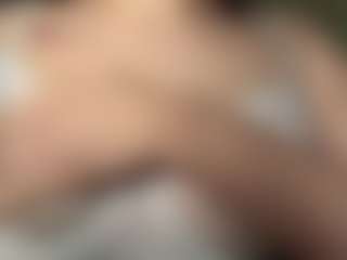 Live cam show with MapleZachariades - Brown Hair on Camsoda