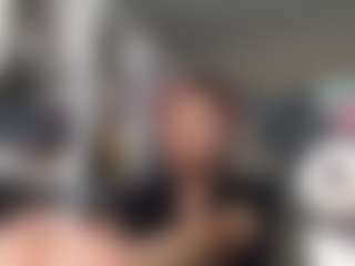 Live cam show with MirandaGarlett - New Squirt on TottyGirls