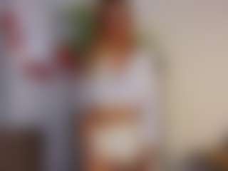 Live cam show with PaulinaHolloway - Smoking on StripNow