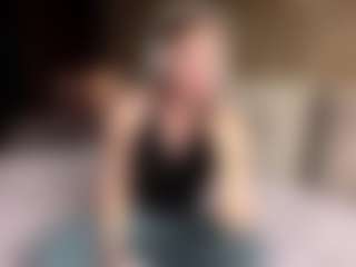 Live cam show with RebeccaEttel - Oil on SinfulBabes