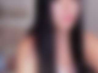 Live cam show with Aili-queen - Skinny on Camsoda