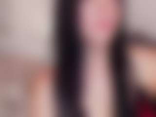 Live cam show with Aili-queen - Teen (18+) on Camsoda