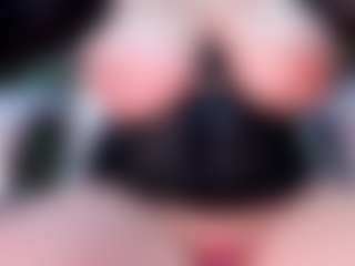 ellie-smith69's Live Sex Cam Show