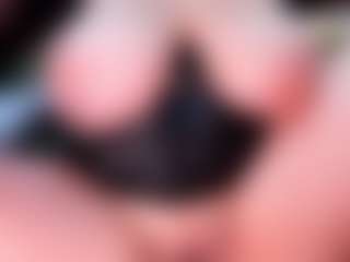 ellie-smith69's Live Sex Cam Show