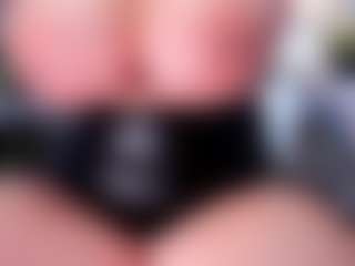 ellie-smith69's Live Sex Cam Show
