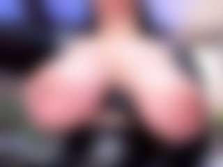ellie-smith69's Live Sex Cam Show