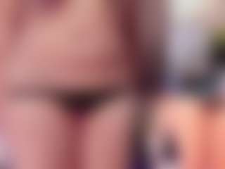 ellie-smith69's Live Sex Cam Show