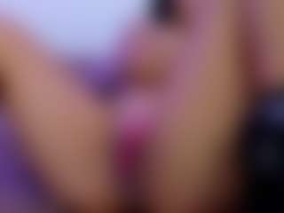 Live cam show with Sara-zc - Upskirt on Camsoda