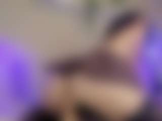 Live cam show with Sofii-Wild - Big Tits Small Tits on Camsoda