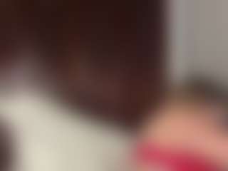 Live cam show with TrixieTaylor - Huge on Hubzter Live