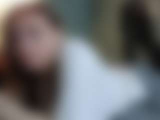 Live cam show with Julia - Moaning on Camming Site