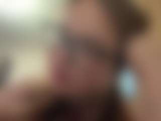 Live cam show with AsleyNakayama - Lovense Teen (18+) on AdultVida.com