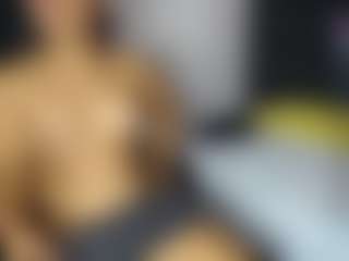 emily77's Live Sex Cam Show