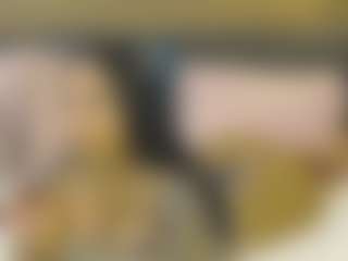 Live cam show with IrisSwift - Spank on TeamSkeetLive
