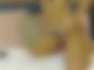 Live cam show with IrisSwift - Moaning on livesuperchat.net