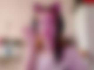Live cam show with JeannettaCossa - New Petite on AdultVida.com