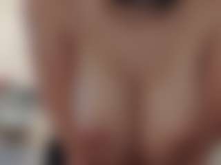 Live cam show with JeannettaCossa - Blue Eyes on WildCum