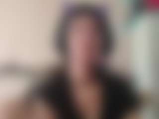 Live cam show with JeannettaCossa - Big Tits Small Tits on Fling VIP Chat