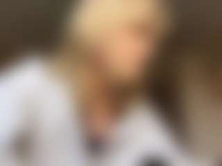 Live cam show with LarraineOlejarz - New Lovense on Soda Cam