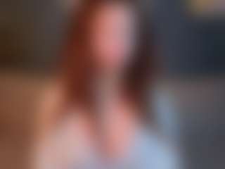 Live cam show with Lily - Bedroom on luckytryst.com