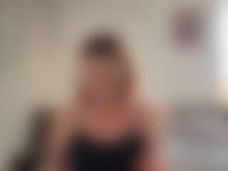Live cam show with Polly - Public on Camsoda