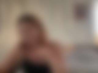 Live-Cam-Show mit Polly - Average auf Camsoda