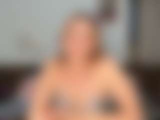 Live cam show with Polly - Bedroom Big Tits on Camsoda