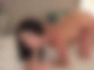Live cam show with LunaMillerX - Dildo Or Vibrator on Dolls Live