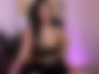 Live cam show with LunaMillerX - Tittyfuck on AdultVida.com